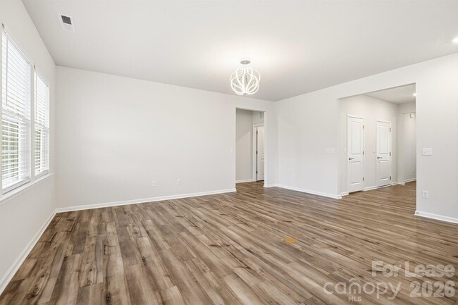 Photo - 162 White Apple Wy