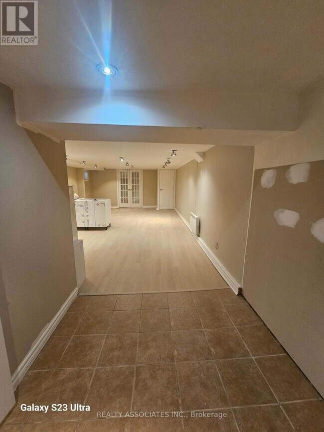 Photo - 162 Millwood Rd