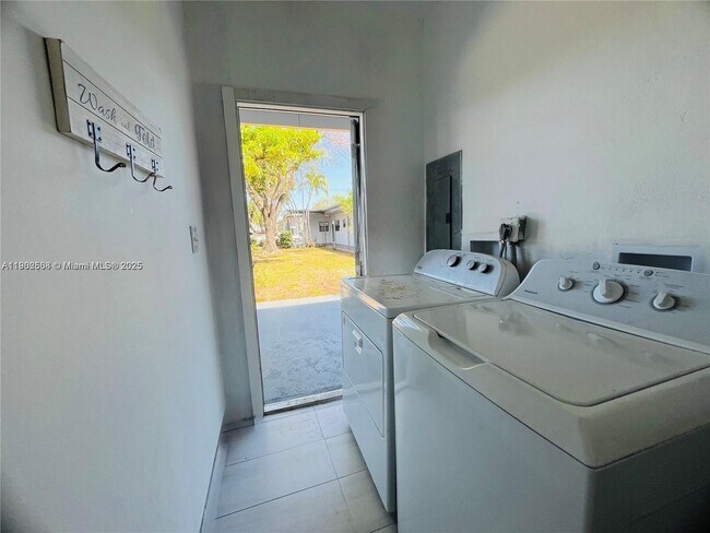 Photo - 13390 NE 6th Ave Unit 11