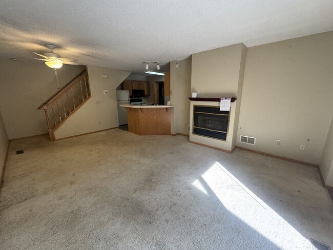 Photo - Charming 2-Bed Townhouse Retreat in Woodbury Spacious 1080 Sq Ft with 1 Bath. Unit 2