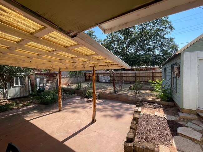 Photo - 377 Tusher St