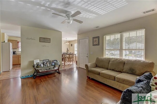 Photo - 1914B McLeod St