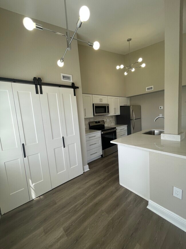 Photo - 2850 N Oakland Forest Dr Unidad 2850 #305