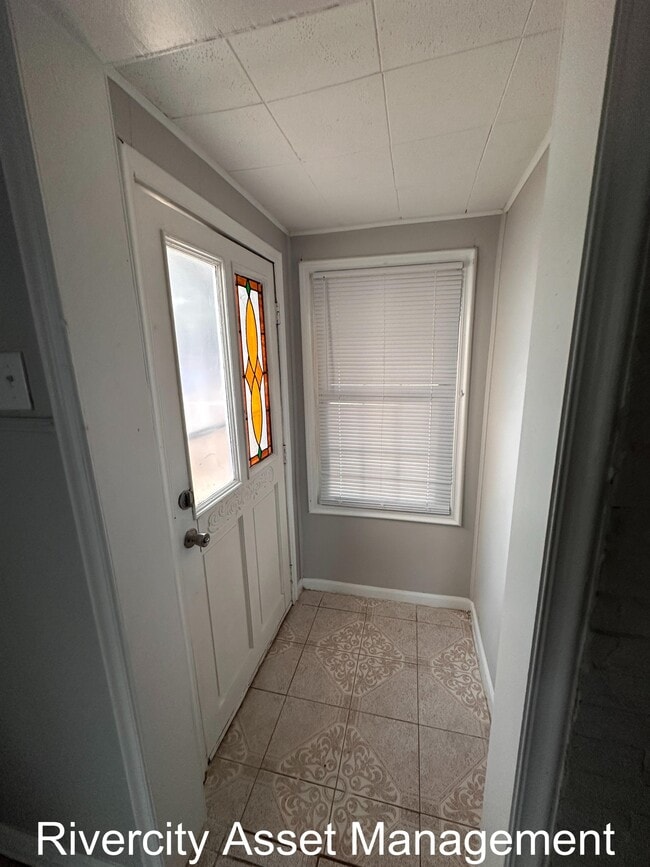 Photo - 1696 Russwood Rd