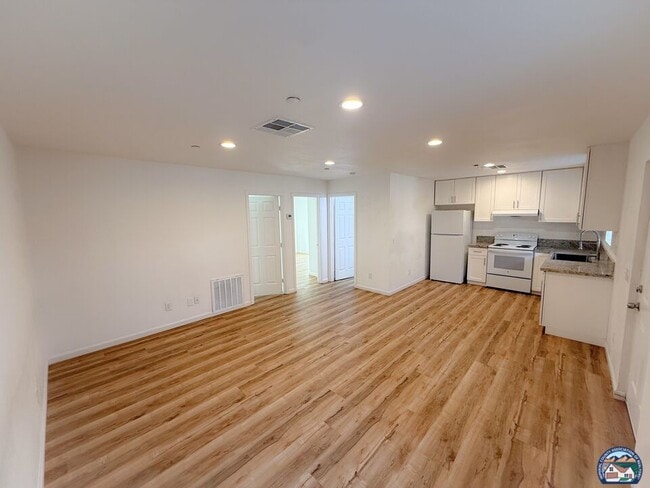 Photo - 912 Fourth St Unit 2