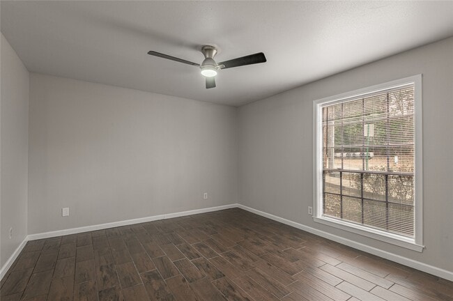 Building Photo - 818 University Ave Unit 2