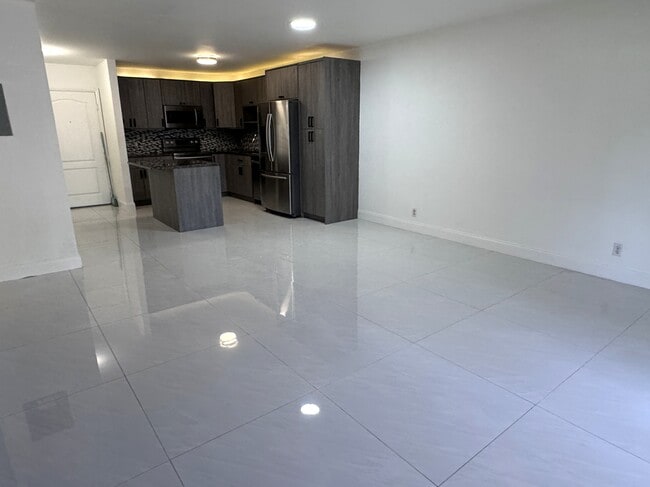 Photo - 770 SE 2nd Ave Unit F101