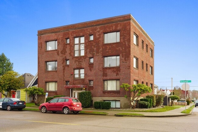 Photo - 2331 Rockefeller Ave