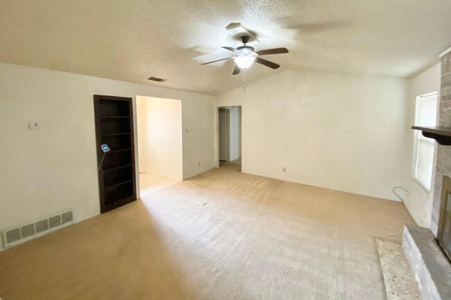 Photo - 2127 Hidden Hill Dr