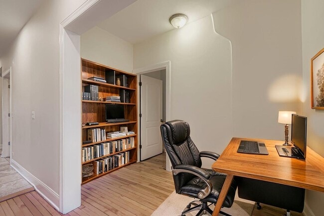 Photo - 2700 N Artesian Ave