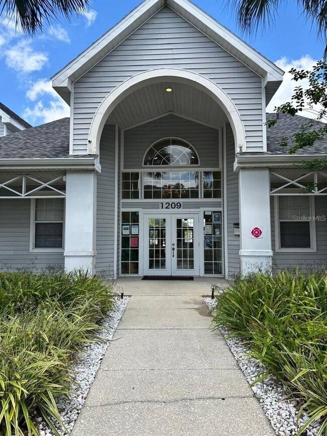 1226 Bermuda Lakes Ln Unit 303