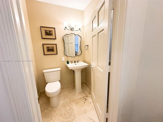 Photo - 360 NE 7th Ave
