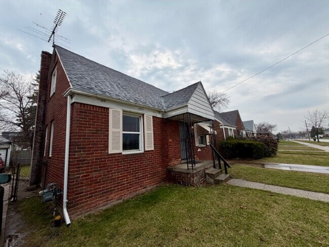 Photo - Updated 3-Bedroom, 1-Bath Brick Bungalow Home for Lease – Must See! Welcome Section 8