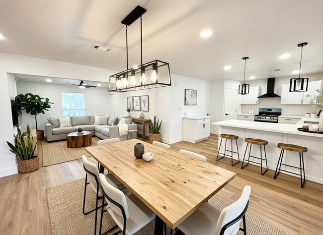 Photo - 3726 Heatherbrook Dr