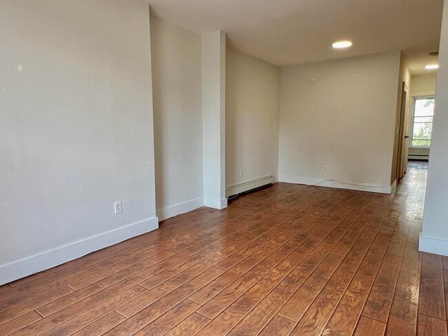 Photo - 183 MONTGOMERY St Unit 3