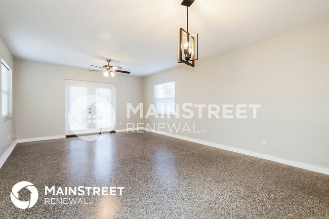 Photo - 121 Emily Ln