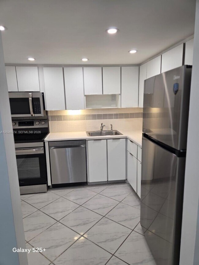 Photo - 16851 NE 23rd Ave Unidad B601