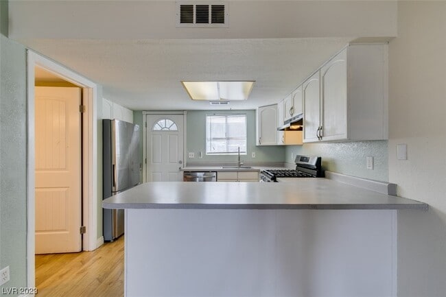 Photo - 457 Sellers Pl