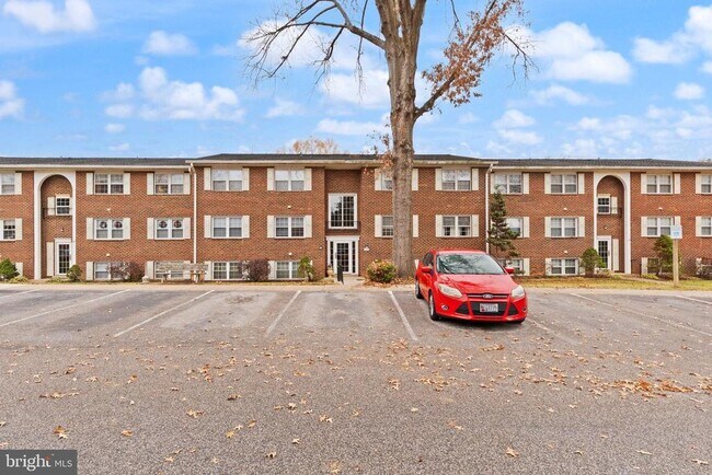 Photo - 206 Crocker Dr Unit D