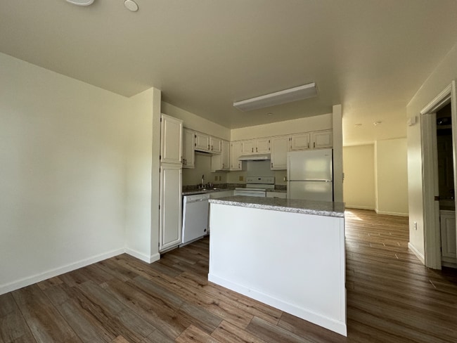 Photo - 11 Enterprise Dr