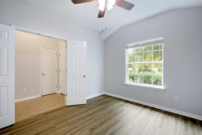 Photo - 220 Mystic Shadow Ln