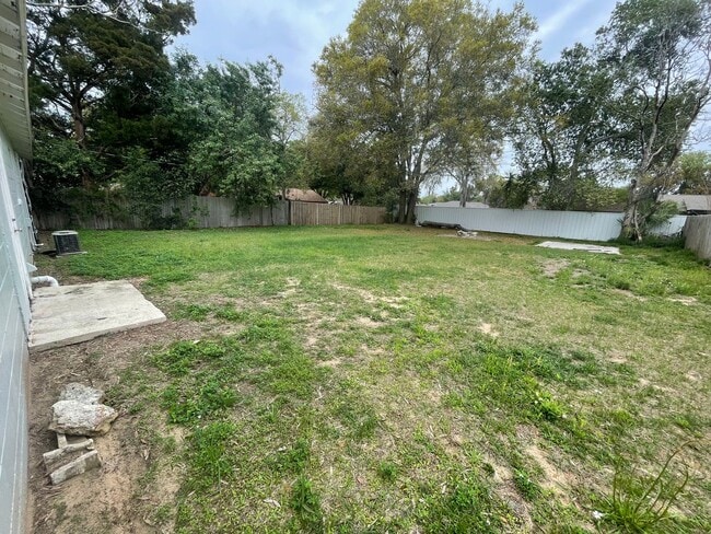 Photo - Eustis 2 Bed 2 Bath Home w/ Den