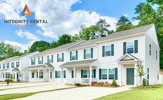 Building Photo - Charming Townhome community   3br 2.5ba with a cooks kitchen with island minutes from I-85 and sh...