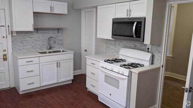 Building Photo - 2526 N Lotus Ave Unit 2F Rental