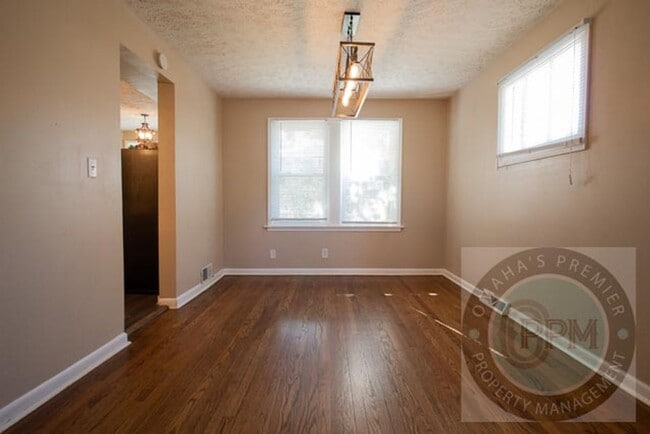 Photo - TRISARA 3129/3131 CASS ST Unit 3131