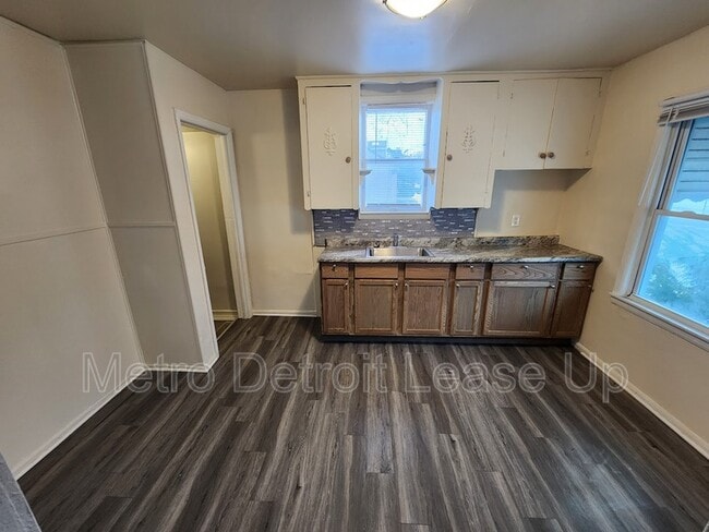 Photo - 12000 Plainview Ave