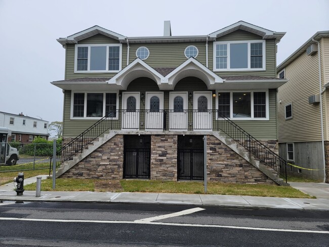 Building Photo - 9214 Rockaway Fwy Unit Rockaway beach 3 bed 1 ba