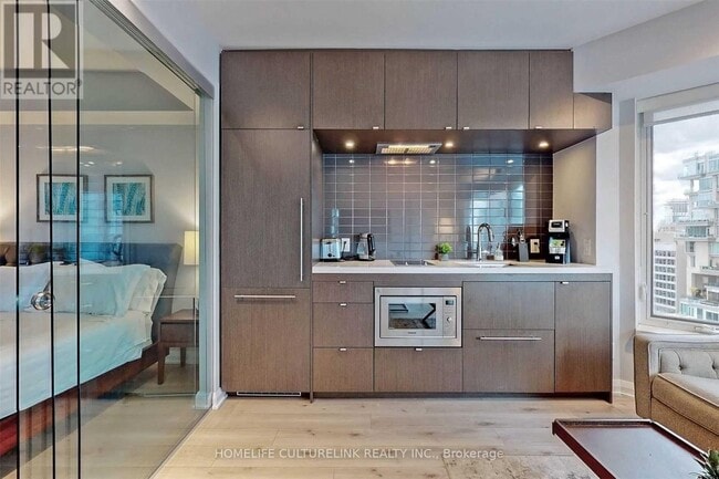 Photo - 155 Yorkville Ave Unité 2410