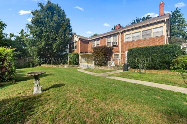 Photo - 1422 Heard Ave