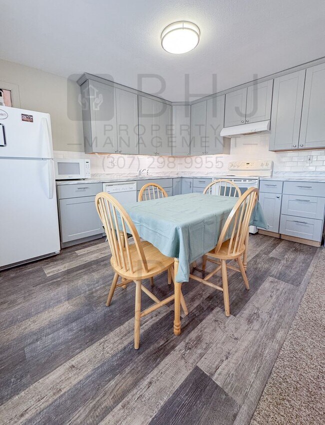 215 Main St Unit 1