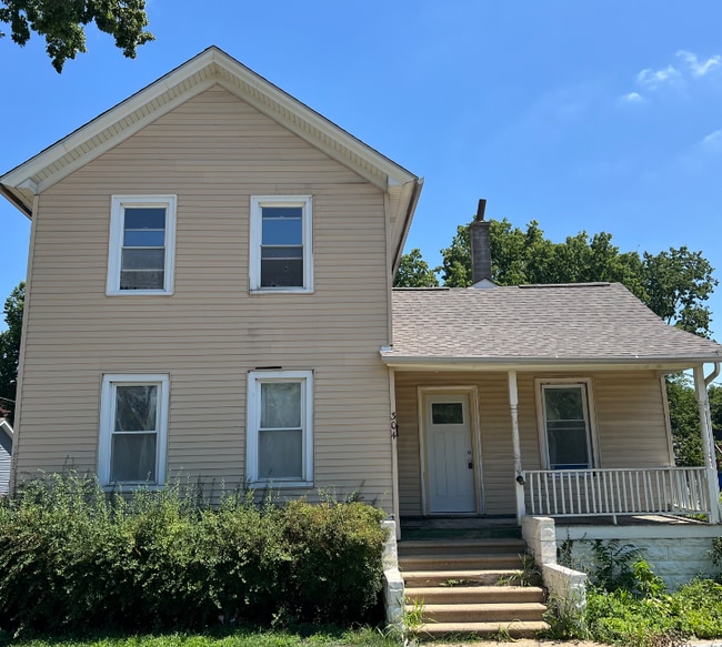 Building Photo - 9999 S Eastern Ave Rental