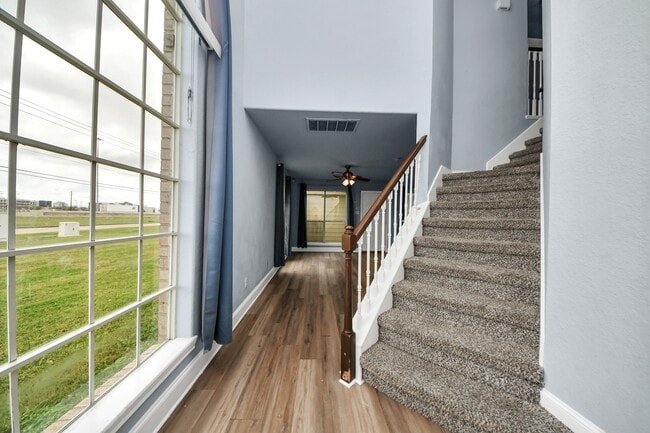 Photo - 1010 Gardenwalk Dr