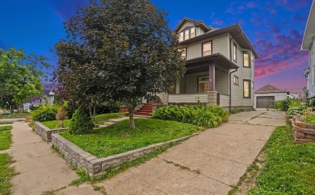 Building Photo - 1403 S 8th St