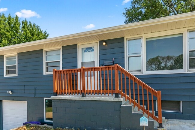 Photo - 7215 S 41st Ave