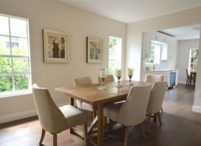 Photo - 832 Wallace St