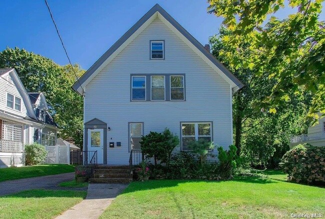 Building Photo - 20 Dewey St Unit 1