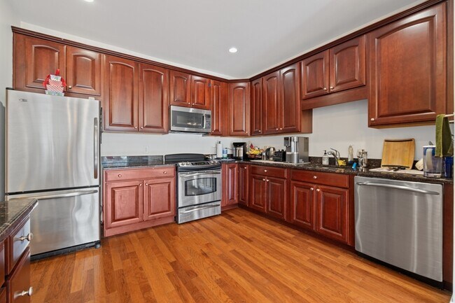 Building Photo - 20 Ave at Port Imperial Unit #333