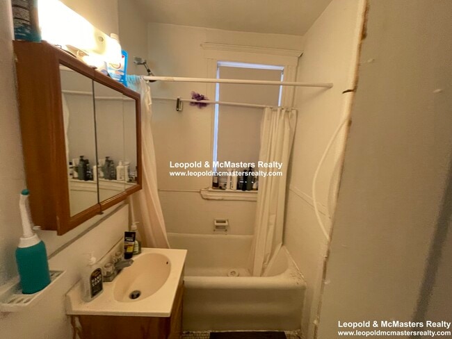 Photo - 1642 Commonwealth Ave