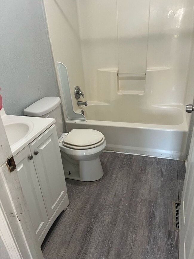 Photo - 1522-1522 E 50th St Unit 1522 E 50th St