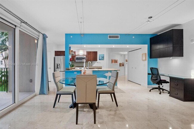 19900 E Country Club Dr Unit 212