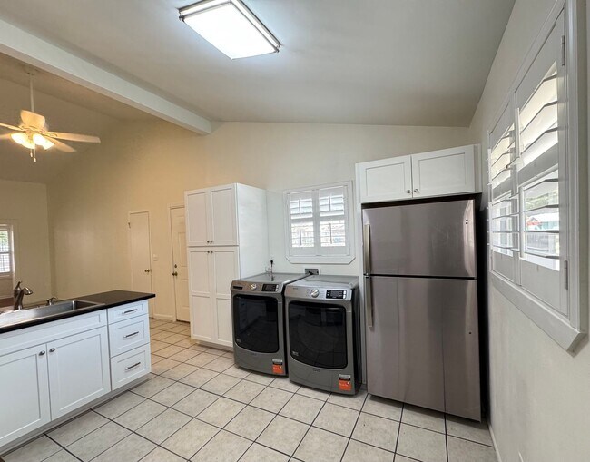 229 E 21st Ave Unit 5