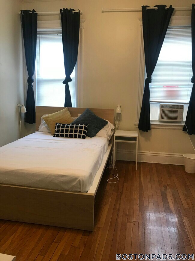 Photo - 126 Warren St Unidad 14