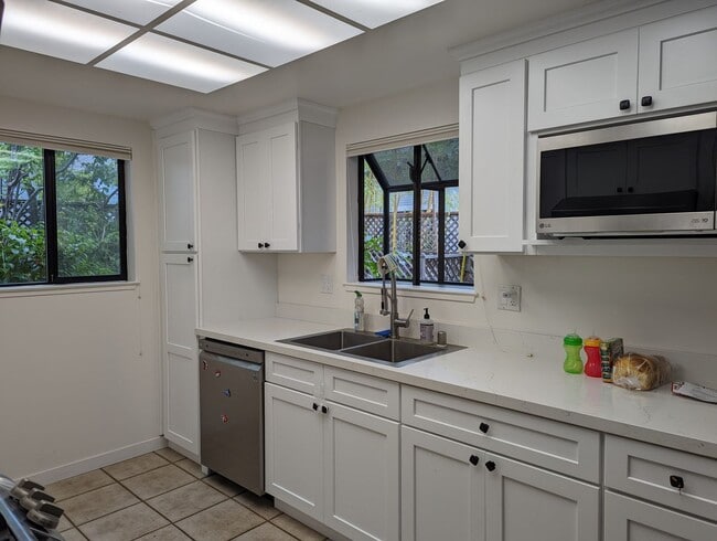 1 Berkeley Ct