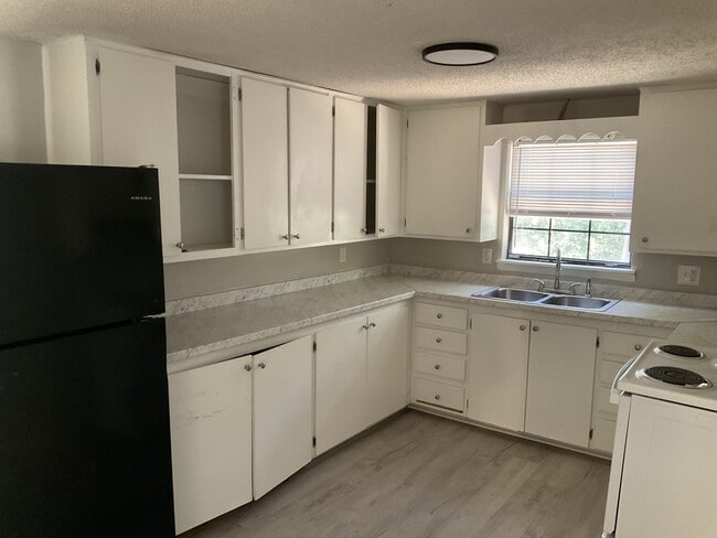 Photo - 116 Plaza Dr