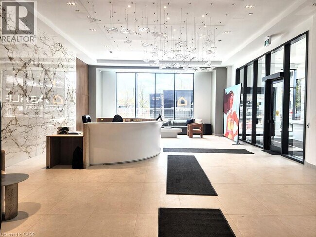 Photo - 2075 Lakeshore Rd. Unité 1006