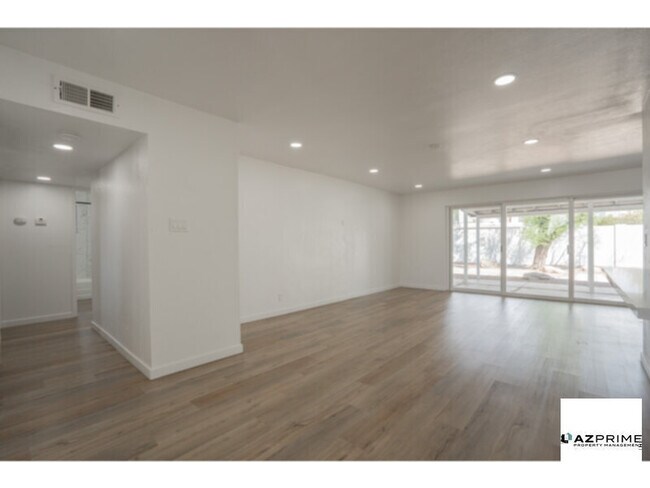 Photo - Welcome To This Remodeled 3/2 Midtown Phoe...